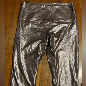 LULULEMON!! Rare! Rose Gold shimmer leggings